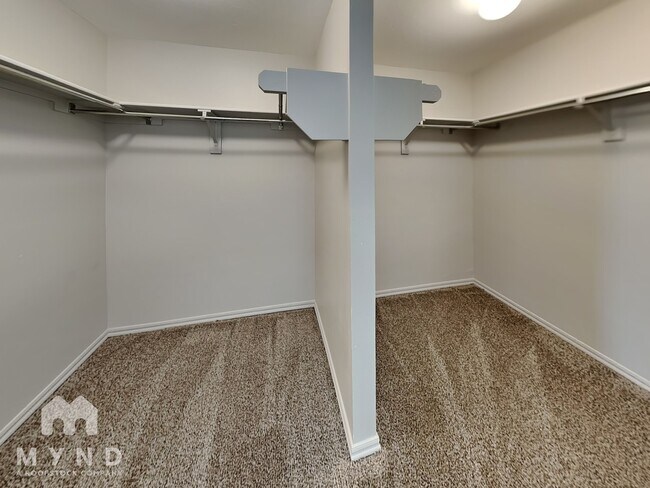 Building Photo - 10001 Sussex Pl