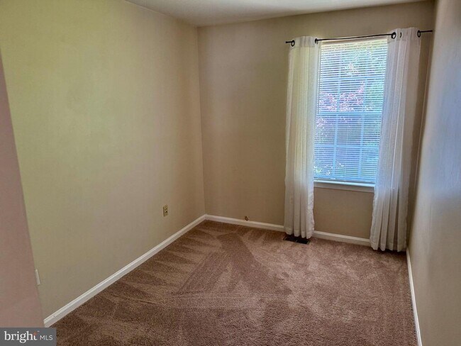 Building Photo - 15570 Northgate Dr