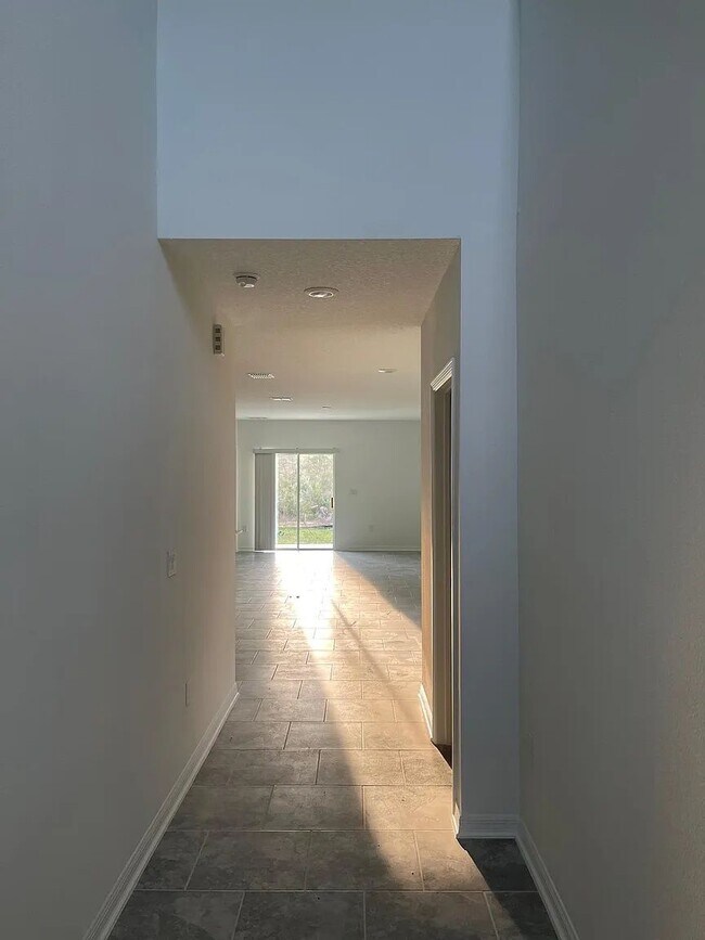Building Photo - 3931 Willow Brk Dr