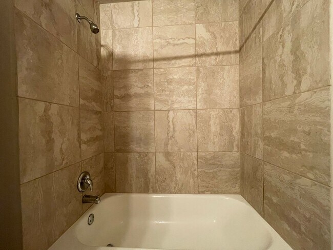Building Photo - Townhome for rent