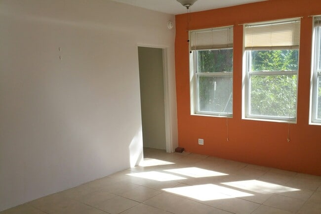 Building Photo - 1002 B NM-76