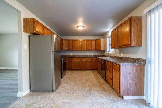 Building Photo - Charming 3 Bed / 1.5 Bath Home in Greenwood (1 Acre Lot)