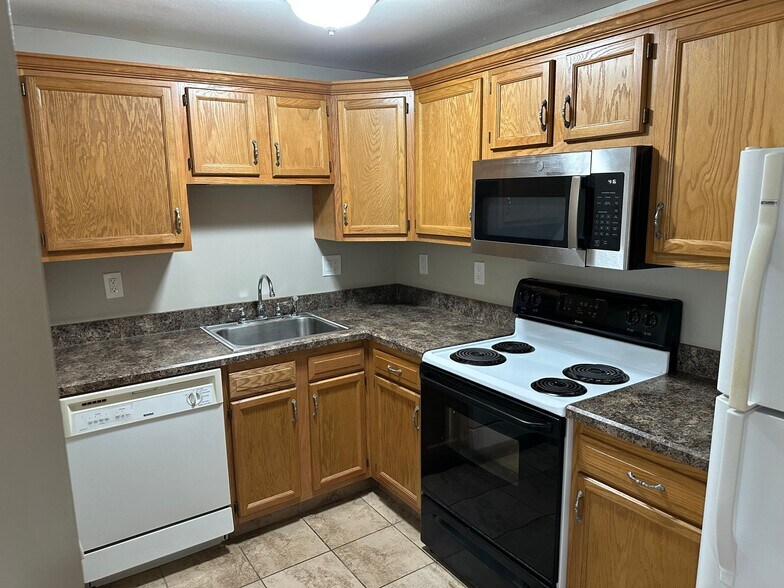 Building Photo - 49 Tappan St