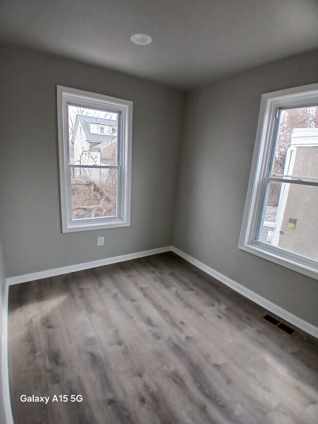 Building Photo - 116 E Pastorius St