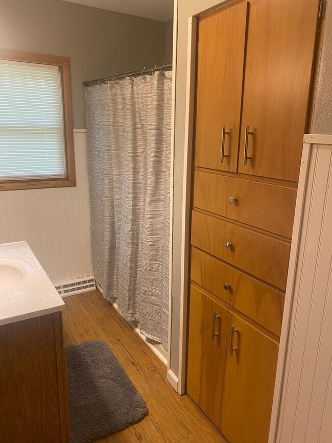 Building Photo - Now leasing for May 2026! Four Bed/Two Bath