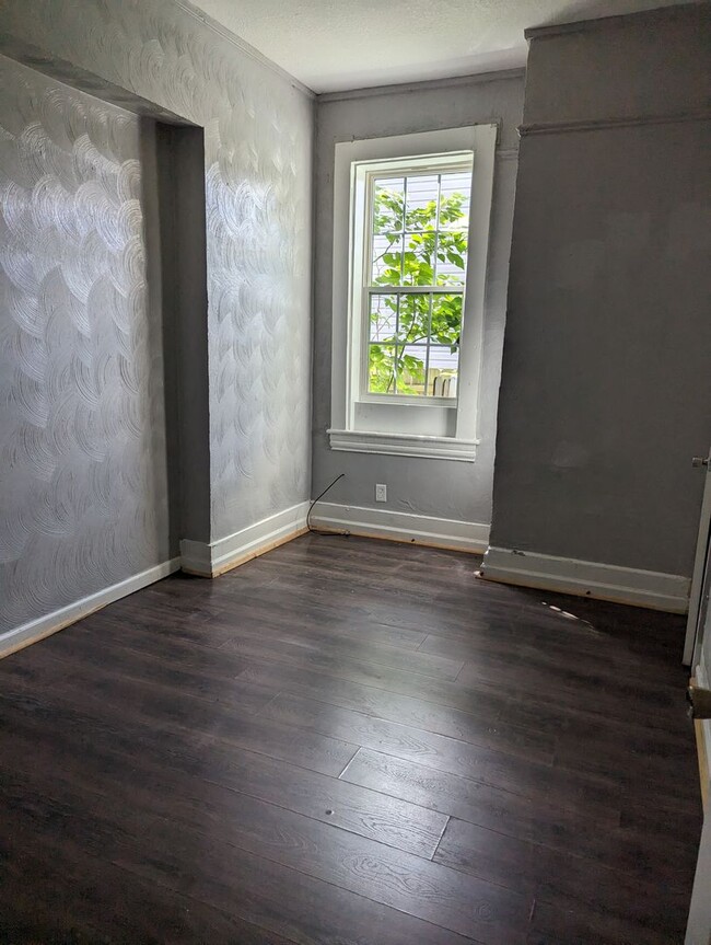 Building Photo - MOVE IN READY 4 Bedroom in the Heart of Po...