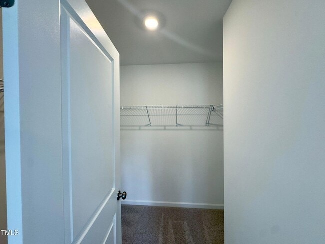 Building Photo - 414 Rowe Wy