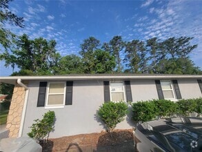 Building Photo - 11630 SE 57th Ct