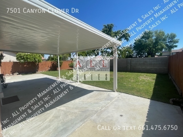 Building Photo - 7501 Canyon Clover Dr