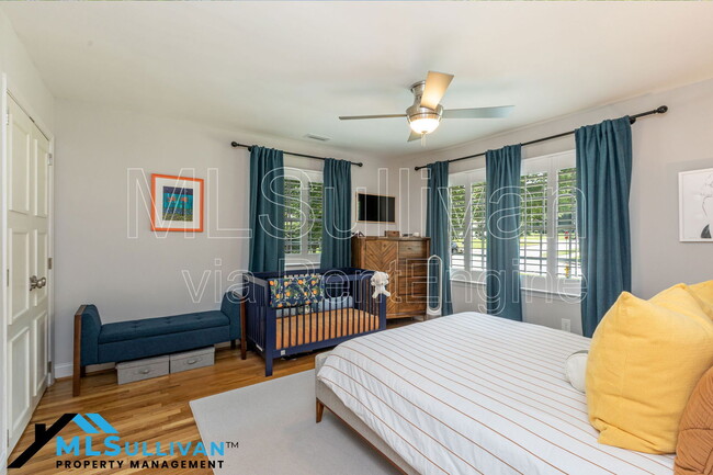 Building Photo - 4500 Lakemont Dr