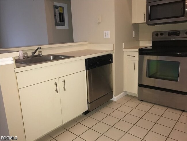 Building Photo - 13555 Eagle Ridge Dr