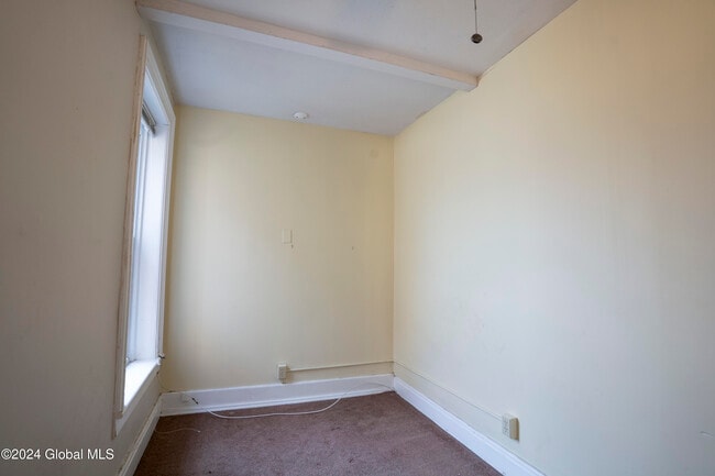 Building Photo - 546 5th Ave