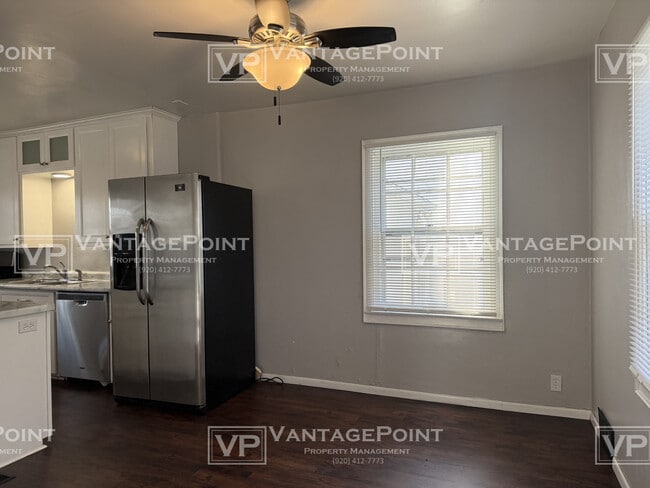 Building Photo - 1123 S Baird St