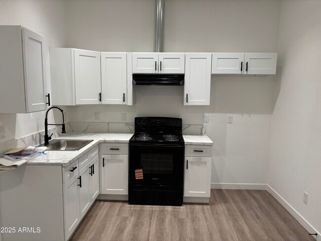 Building Photo - 2618 E Sandra Terrace