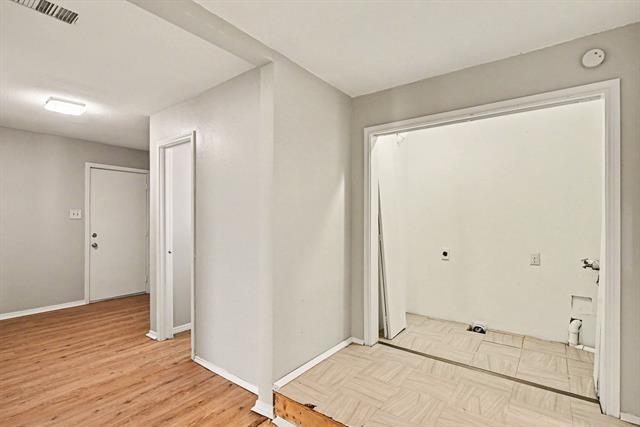 Building Photo - 3720 Stanley Ave