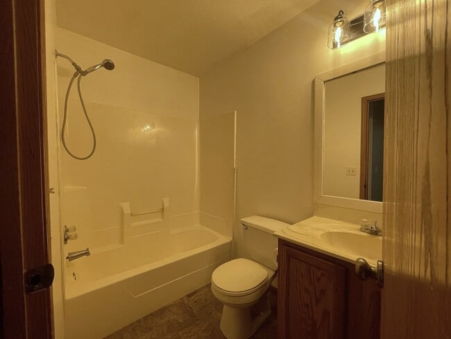 Building Photo - 3 Bed 2 Bath in Troy MO