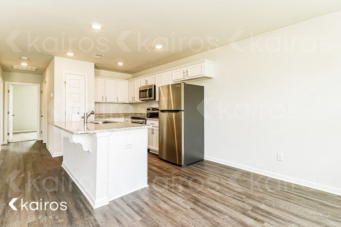 Building Photo - 105 Paper Birch Dr