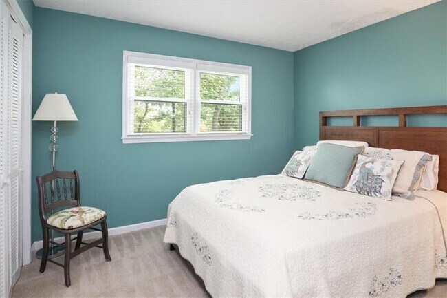 Building Photo - 4989 Kingswood Dr