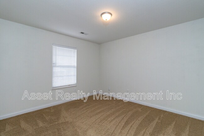 Building Photo - 624 Drakewood Rd