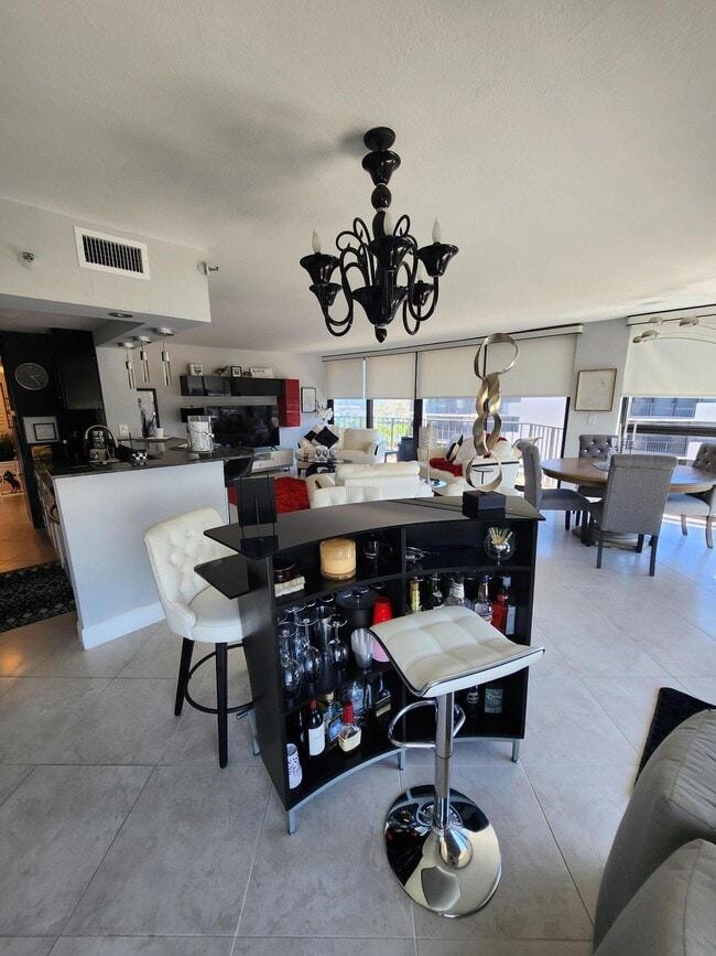 Building Photo - 899 Jeffery St