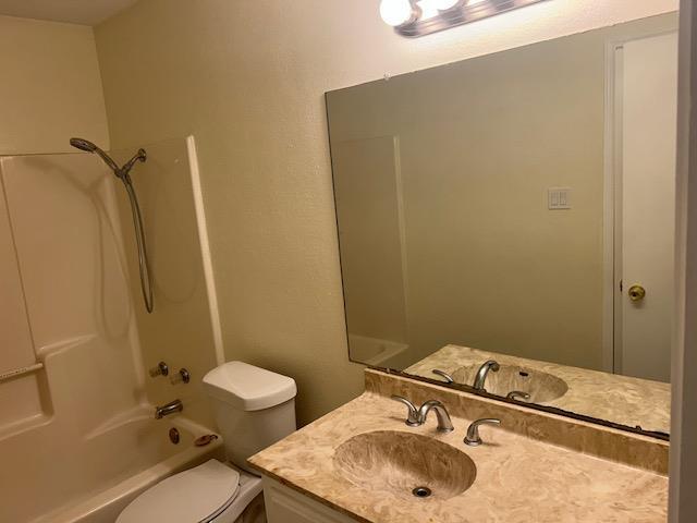 Building Photo - 825 Mica Ln