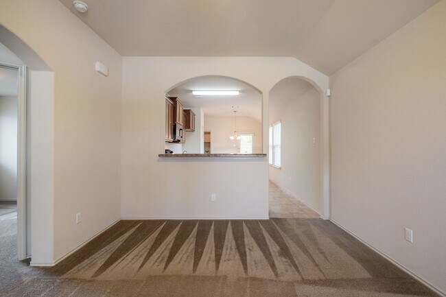 Building Photo - 100 Azurite Dr