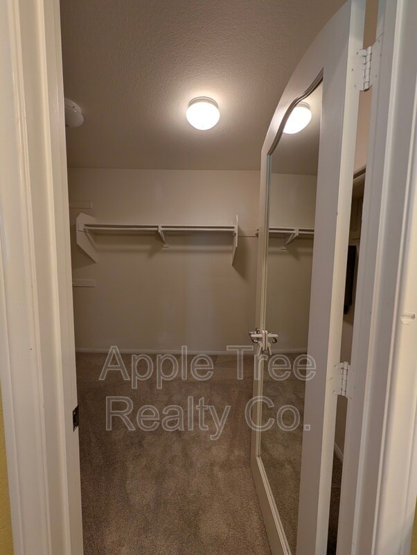 Building Photo - 1560 Gazebo Ln