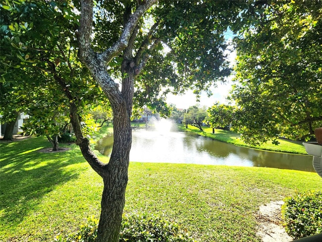 Building Photo - 651 Lyons Rd