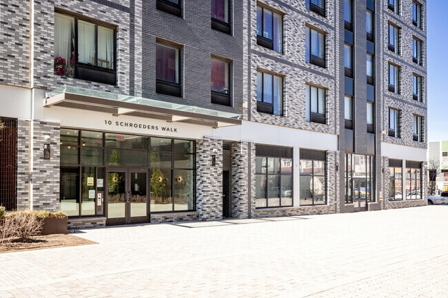 Building Photo - 10 Schroeders Walk