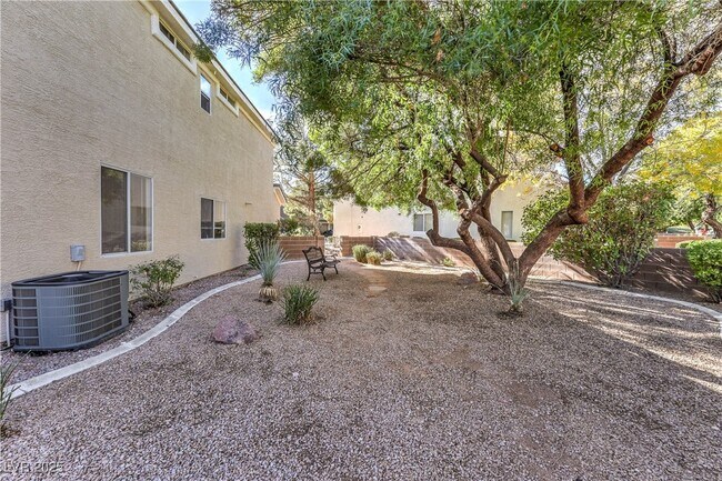 Building Photo - 9900 Calabasas Ave