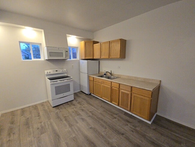 Building Photo - 1049 I St