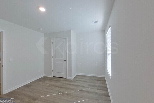 Building Photo - 112 Overstreet Way