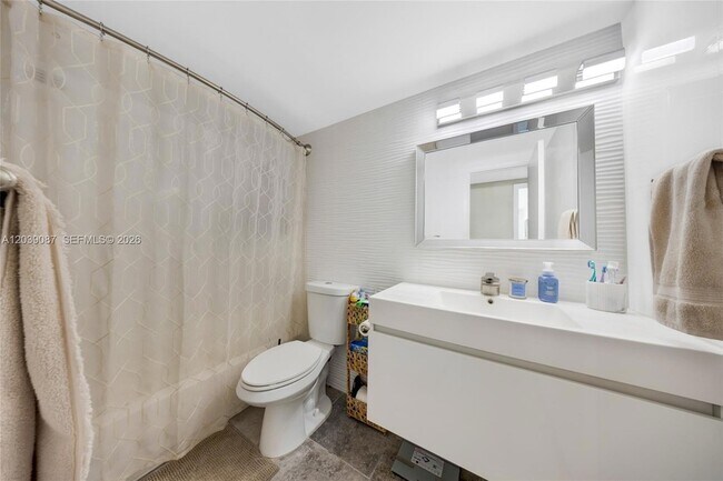 Building Photo - 1455 N Treasure Dr