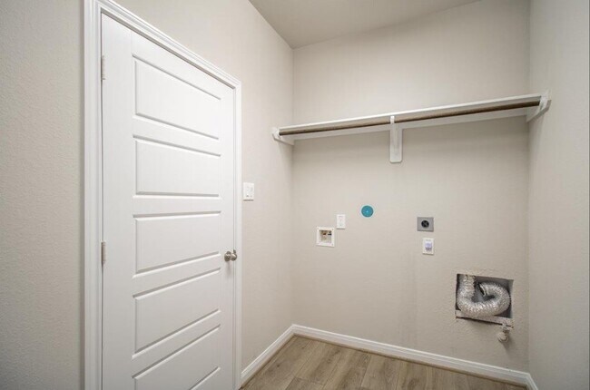 Building Photo - 21449 Kings Guild Ln