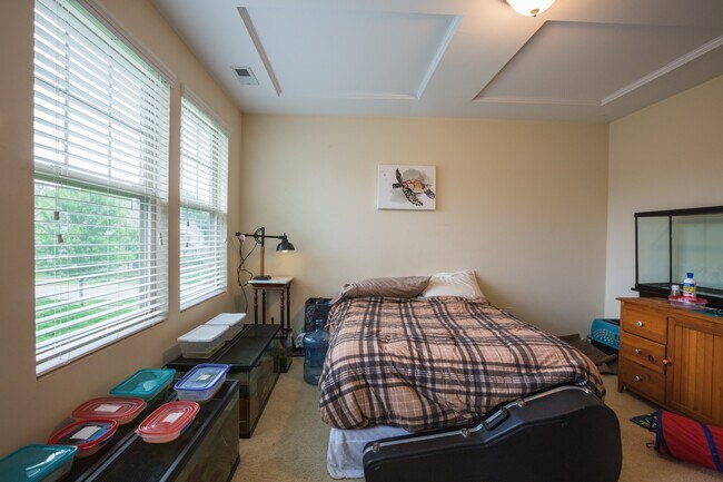 Building Photo - 3 bedroom townhome just minutes from Duke!! Located in the popular Thompson Ridge Community!
