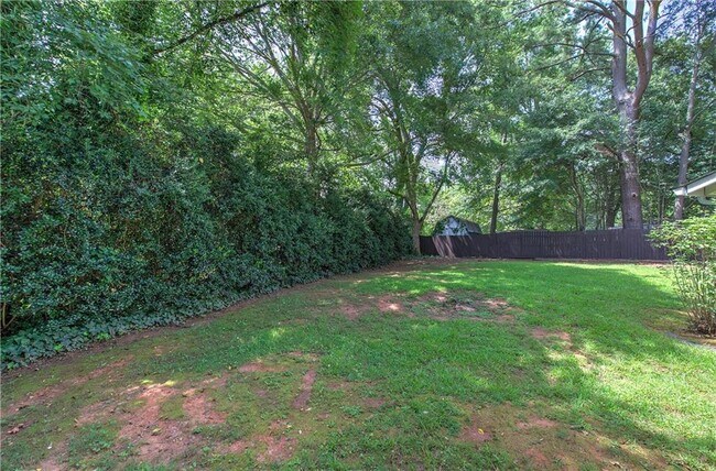 Building Photo - 447 Floyd St SE