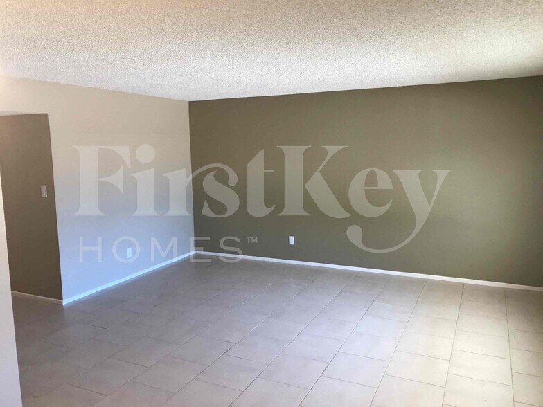 Building Photo - 4507 W Aster Dr