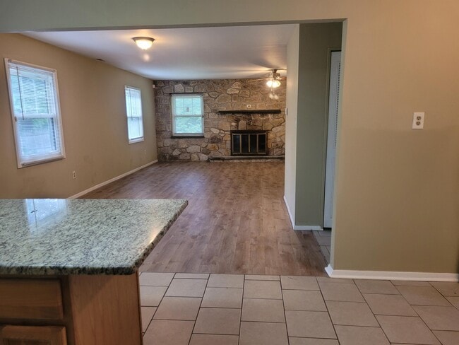 Building Photo - 47 Holstone Ln