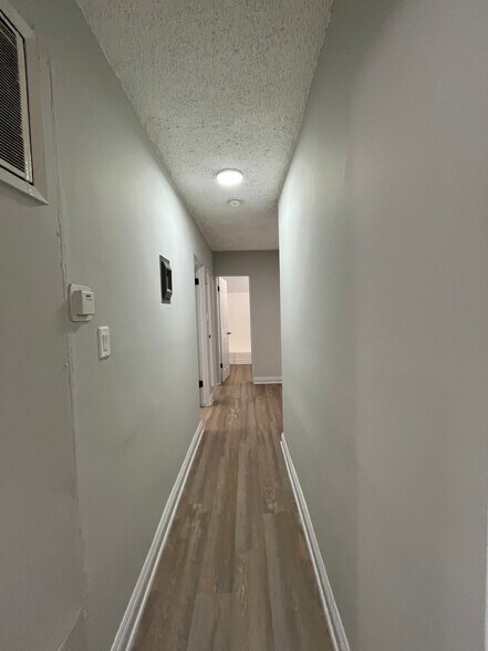 Building Photo - 641 W 92nd St
