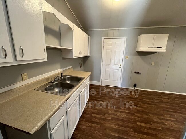 Building Photo - 2054 Pueblo Ave