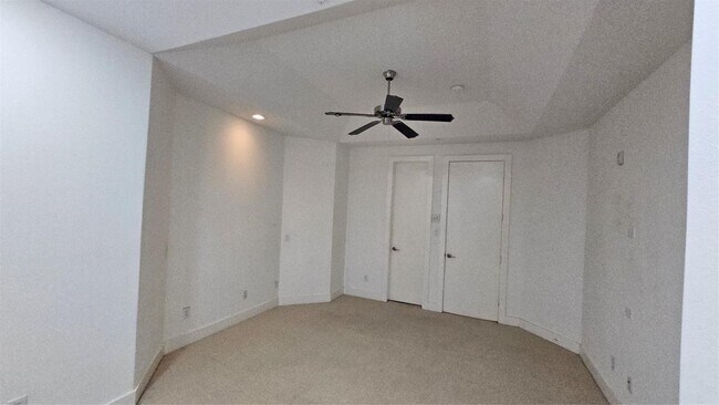 Building Photo - 2301 Camden Dr
