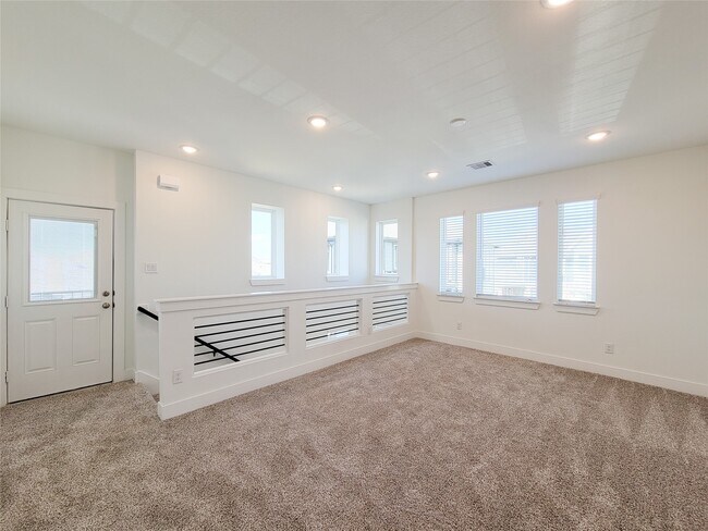 Building Photo - 10058 Rosette Dr