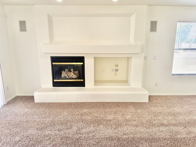 Building Photo - 2106 W Alta Vista Rd