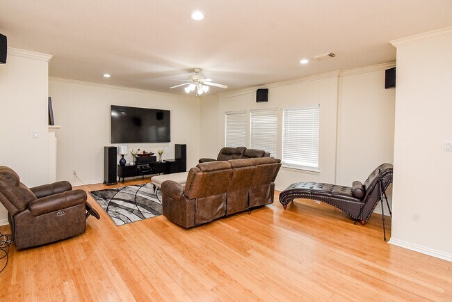 Building Photo - 5931 Turtle Beach Ln