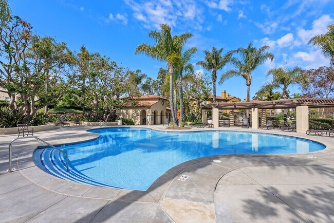 Building Photo - Stunning 5-Bedroom Pool Home in Talega – Luxury Living in San Clemente