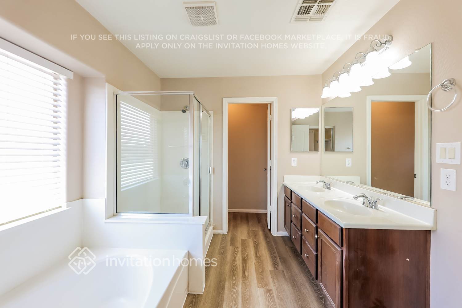 Building Photo - 4107 S 55th Dr