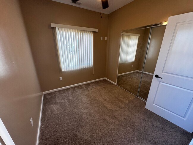 Building Photo - 5 Bedroom Home in El Cajon