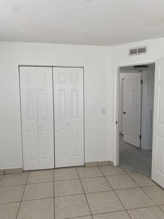 Building Photo - 728 Michigan Ct