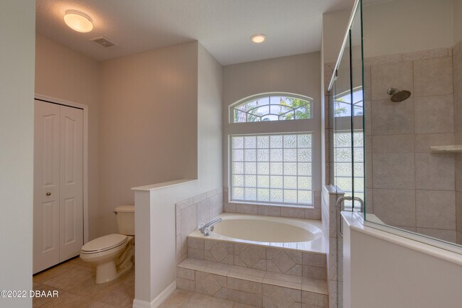 Building Photo - 4 Windwillow Ln