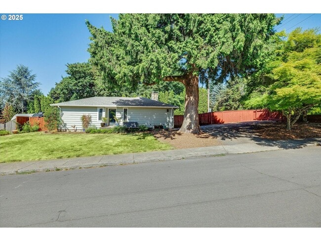 Building Photo - Bull Mountain Gem – Single-Level 3BR with 2 Living Areas, Large Yard & Pergola Patio